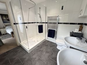 En-Suite- click for photo gallery